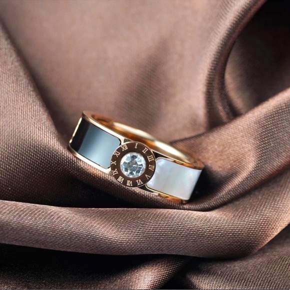 💛 18k Gold Plated Stainless Steel Roman Numeral Earrings and Ring Set - Picture 11 of 11